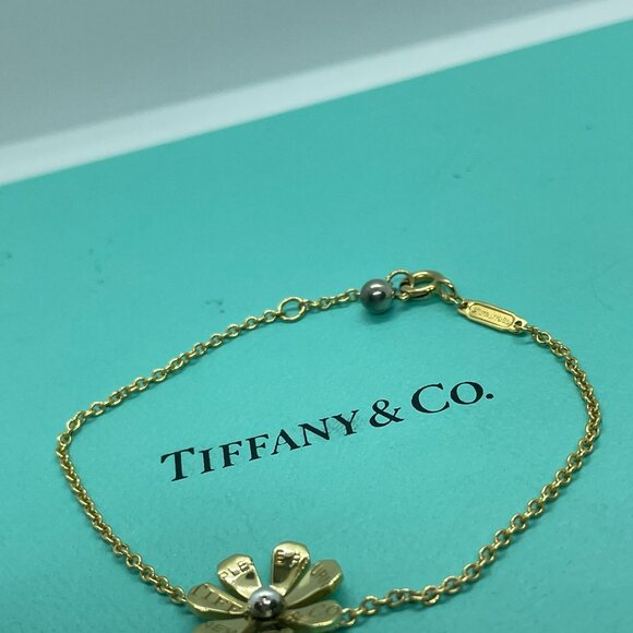 Tiffany & Co. Return to Tiffany Love Bugs Daisy Bracelet 18k Gold/Silver 6.25" - Picture 6 of 10